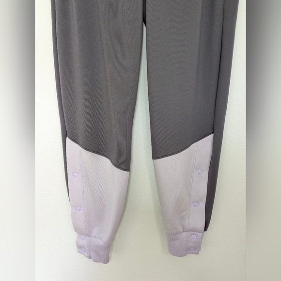 UNDER ARMOUR Women's UA IWD  Performance Pants Snap Panels Purple Size XS EUC - Picture 3 of 13